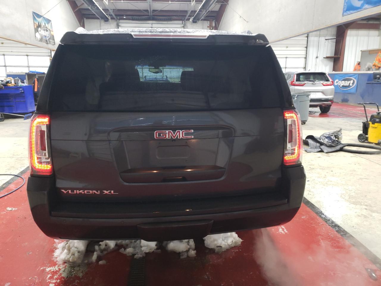 2015 GMC Yukon - Image 6