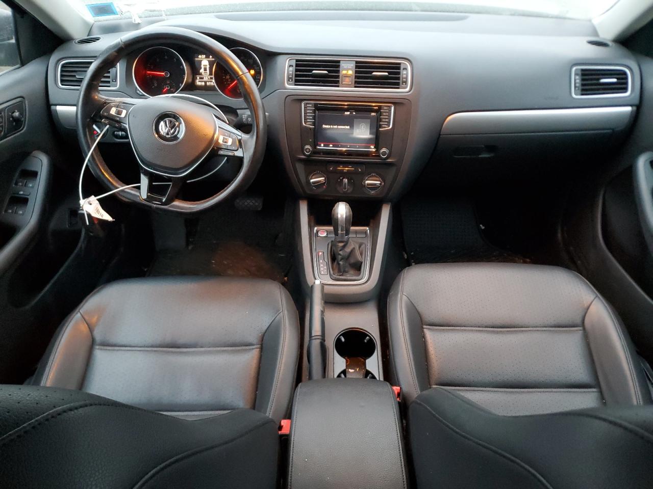 2017 Volkswagen Jetta - Image 8