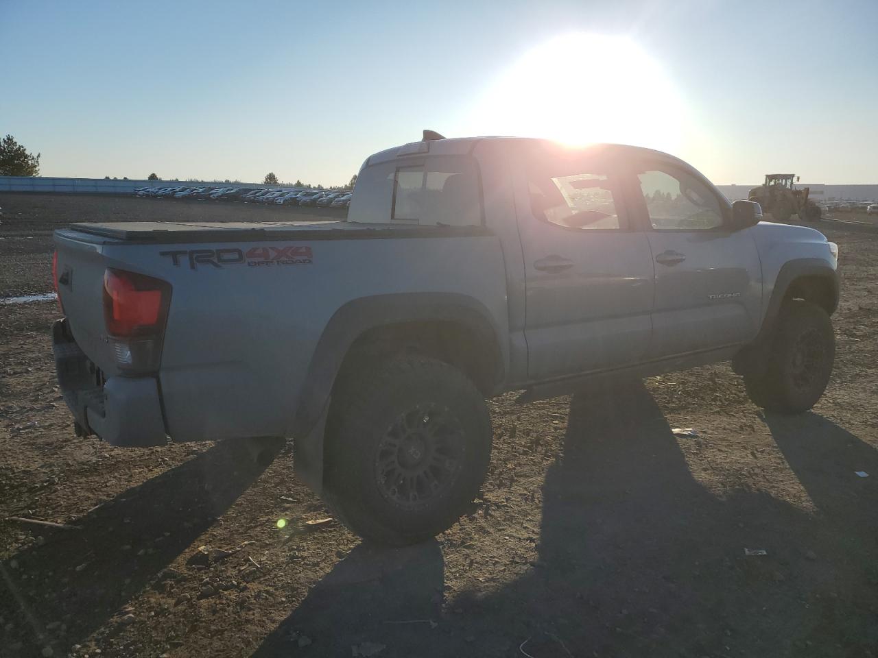 2018 Toyota Tacoma - Image 3