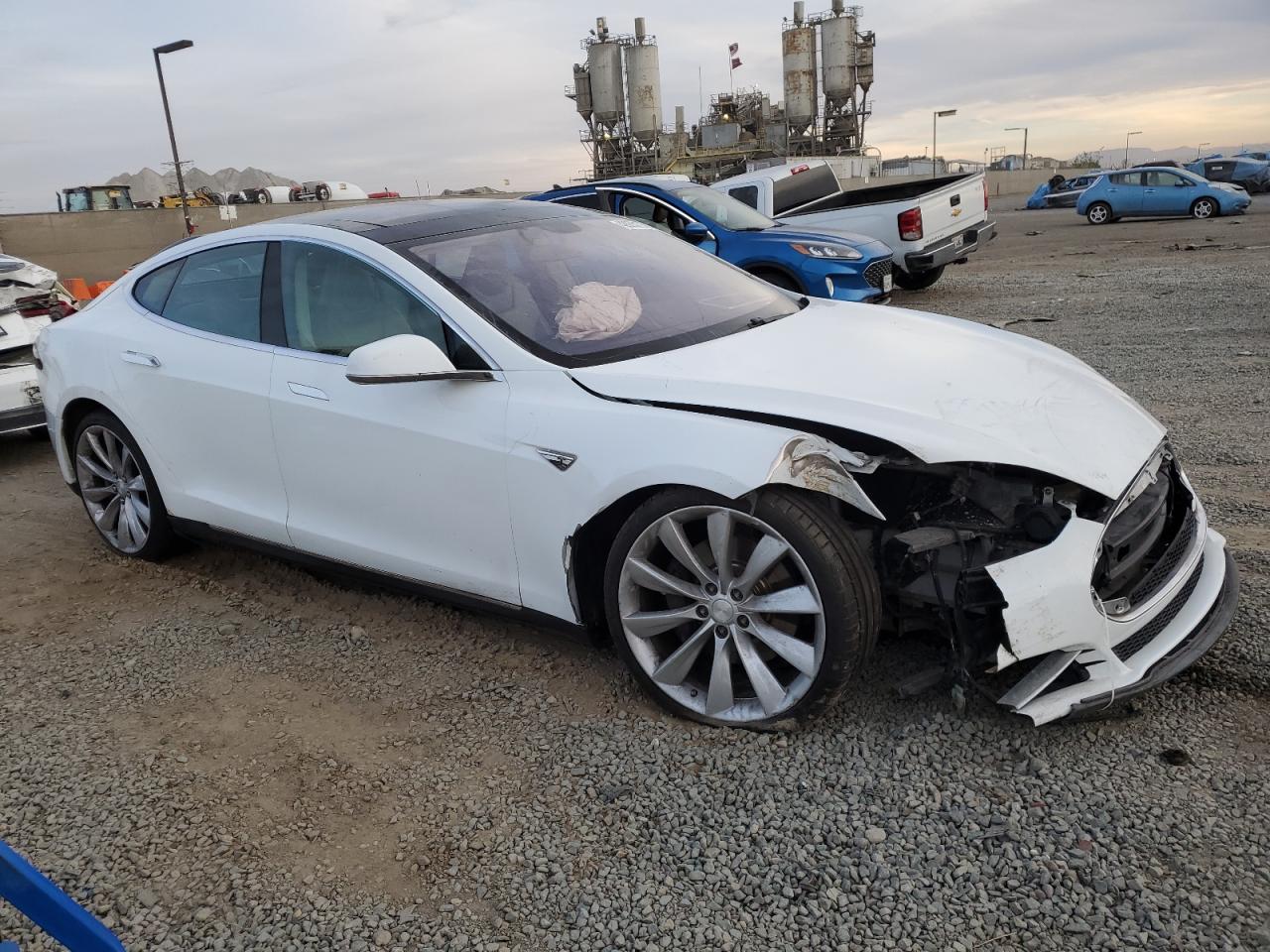 VIN 5YJSA1CN5DFP22672 2013 TESLA MODEL S no.4