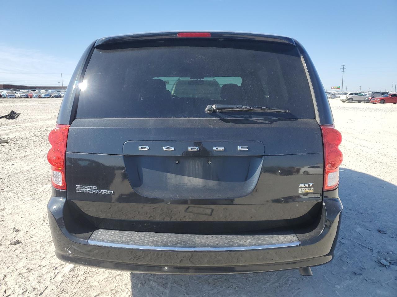 2017 Dodge Caravan - Image 6