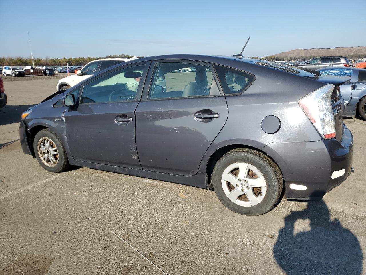 2011 Toyota Prius - Image 2