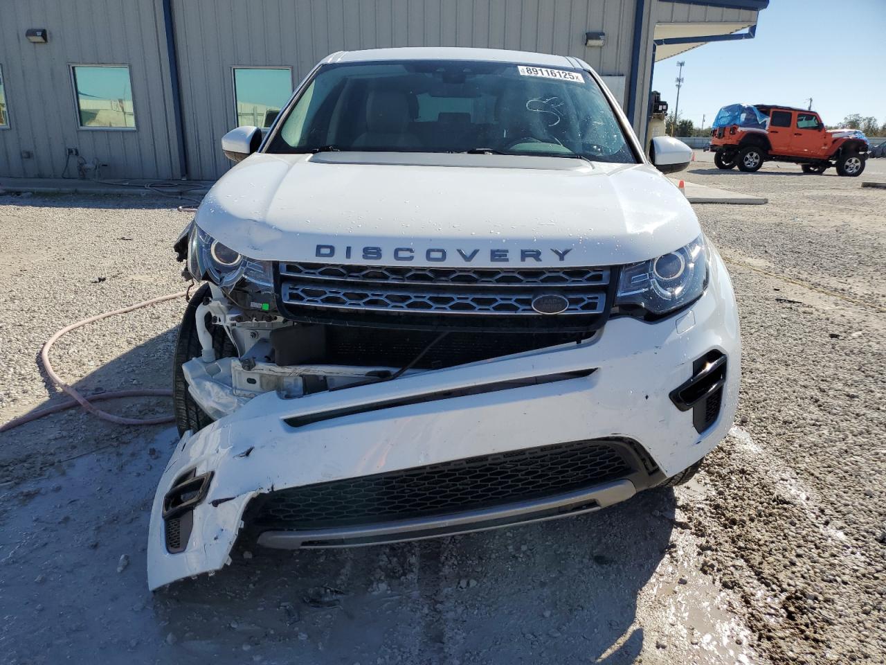 2017 Land Rover Discovery - Image 5