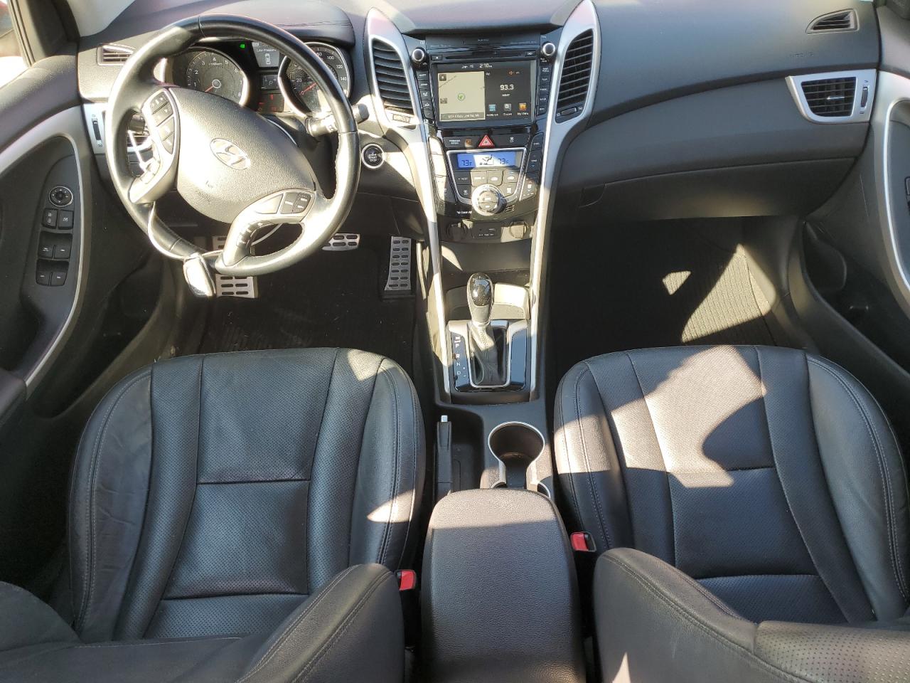 2016 Hyundai Elantra - Image 8