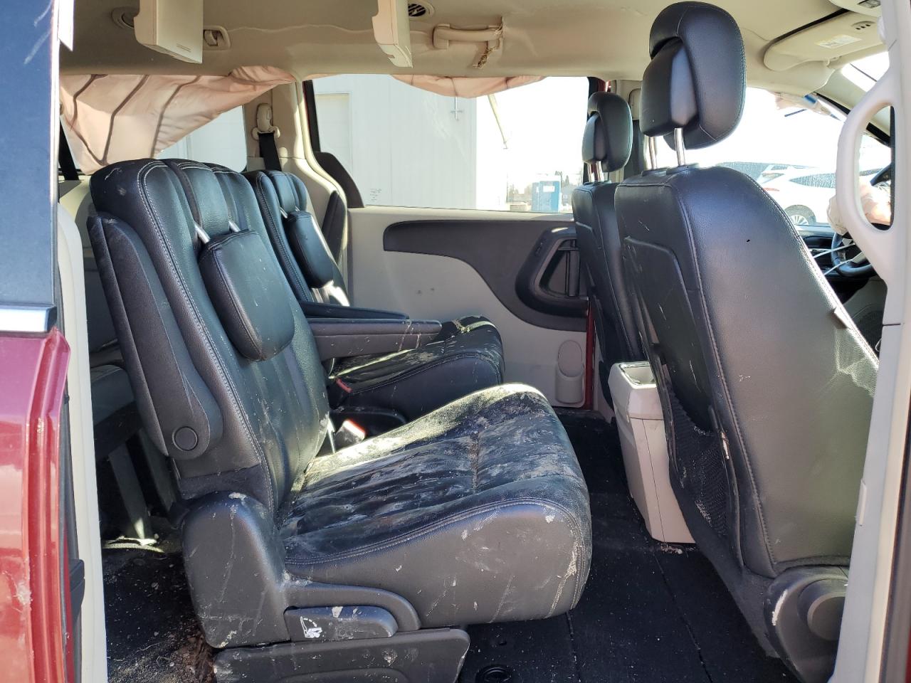 2014 Chrysler Town & Country - Image 12