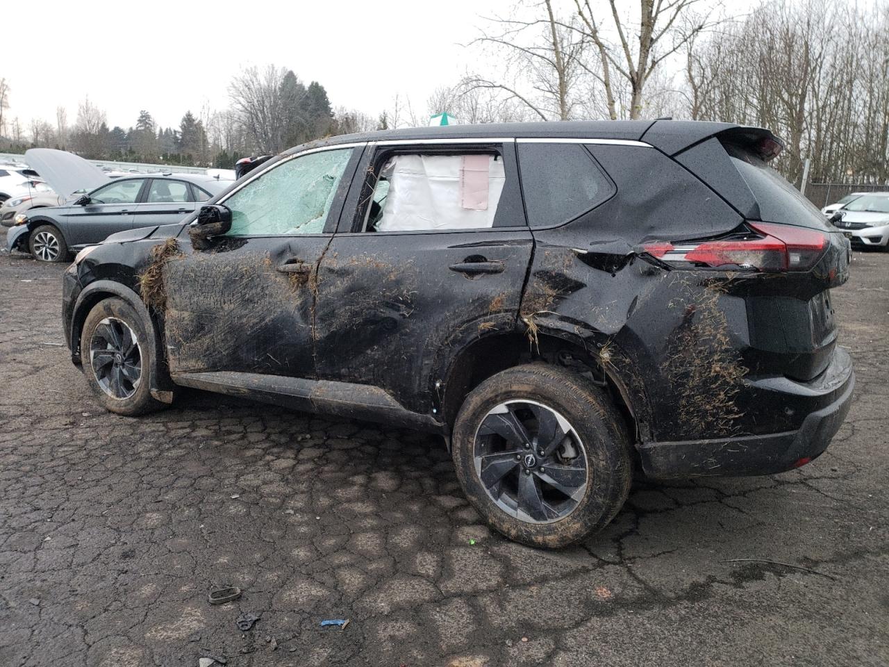 2024 Nissan Rogue - Image 2