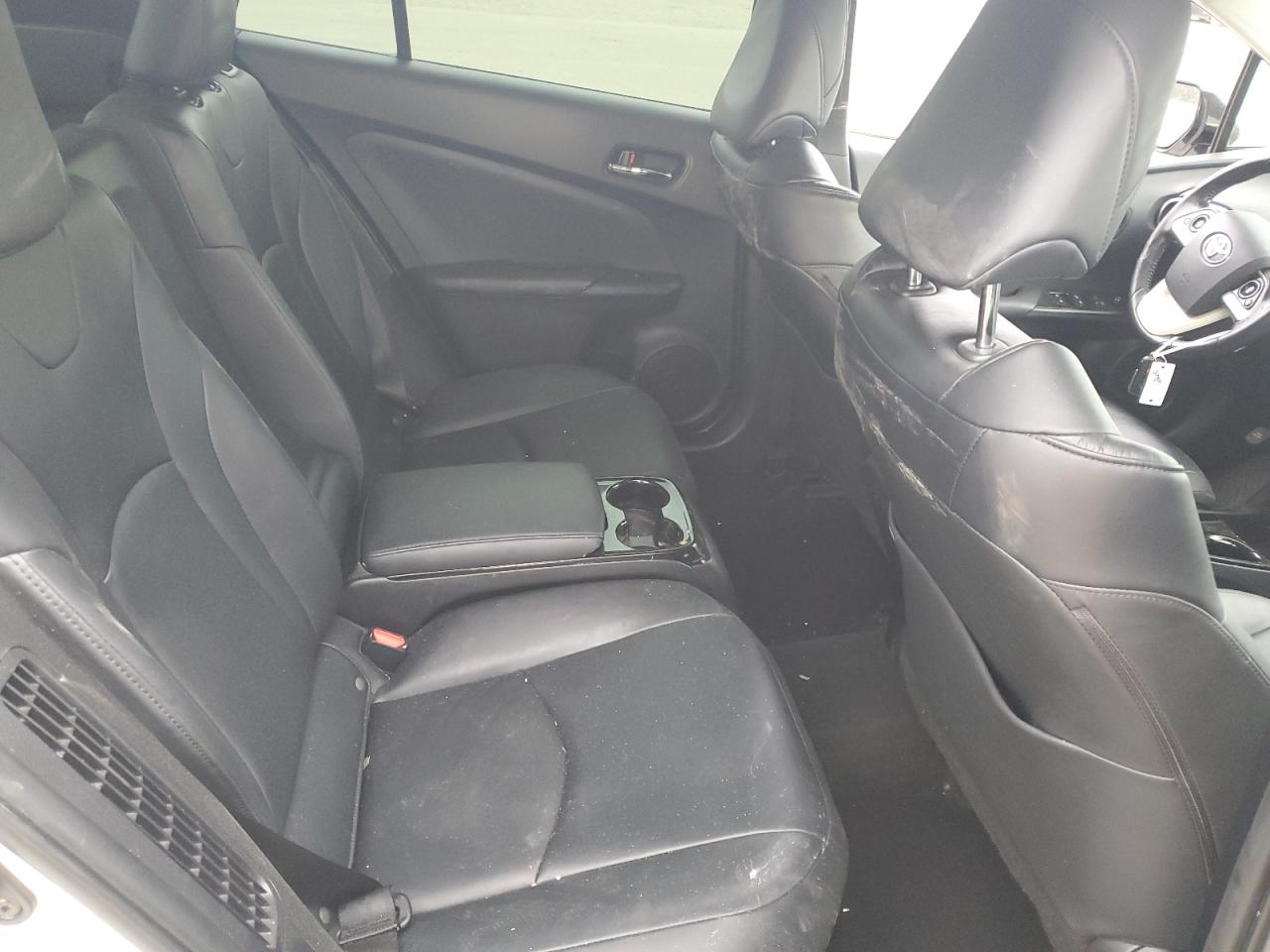 2017 Toyota Prius - Image 10