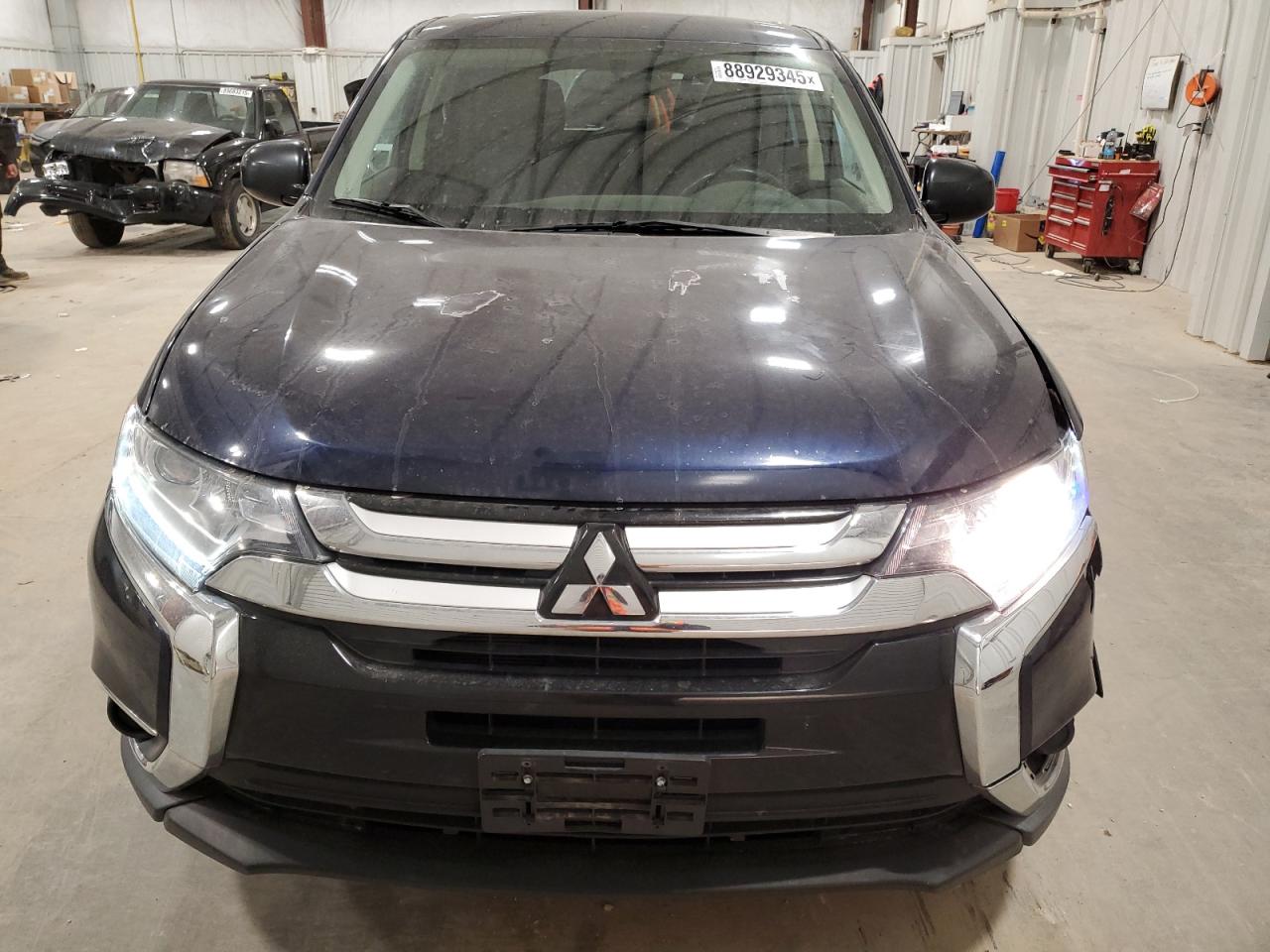 2016 Mitsubishi Outlander - Image 5