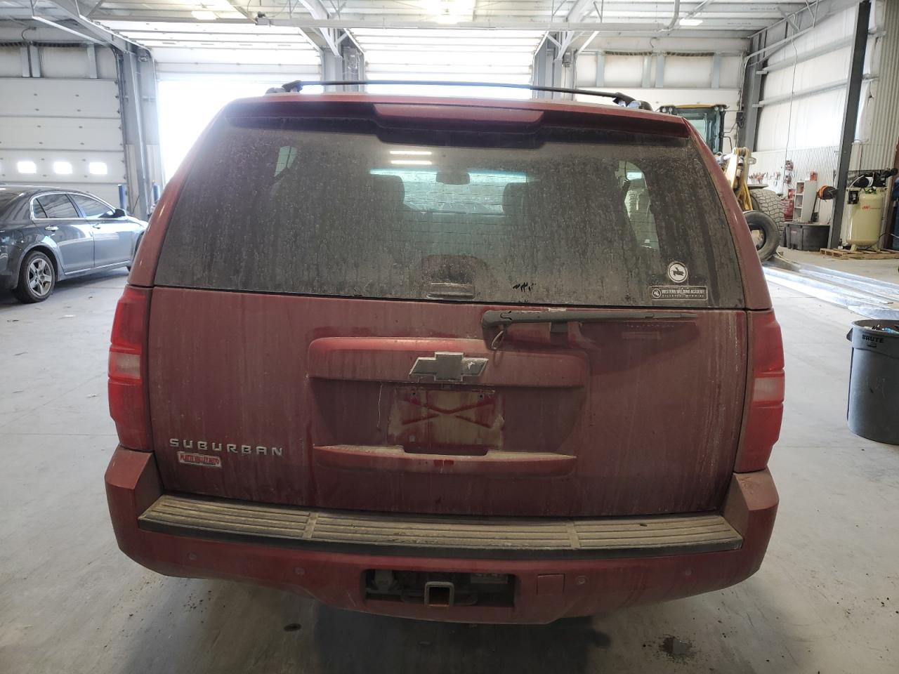 2014 Chevrolet Suburban - Image 6