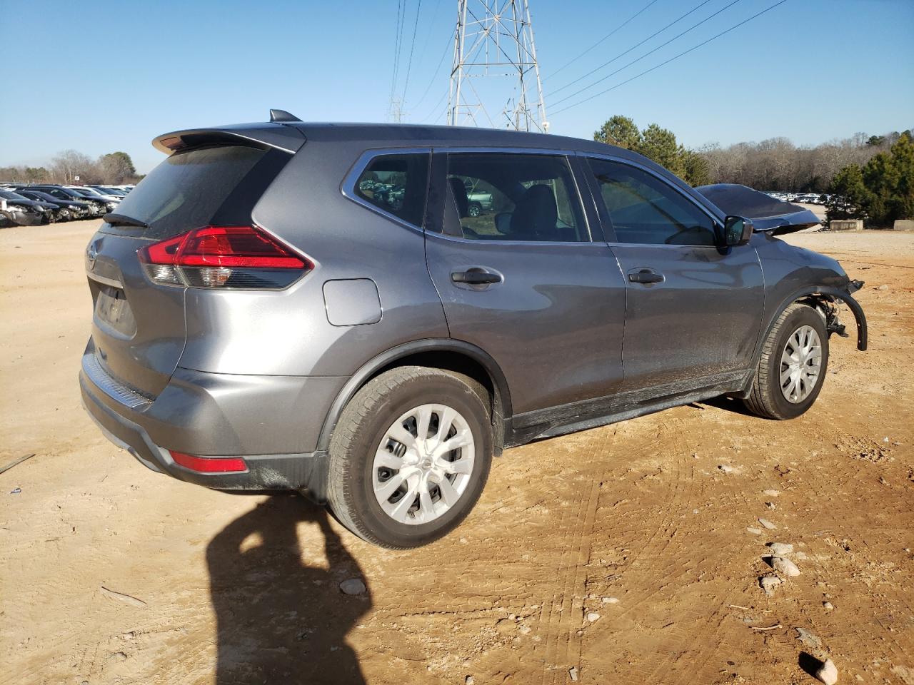 2017 Nissan Rogue - Image 3