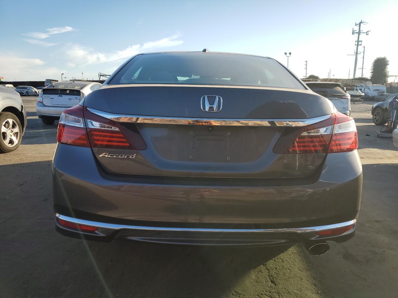 2016 Honda Accord - Image 6