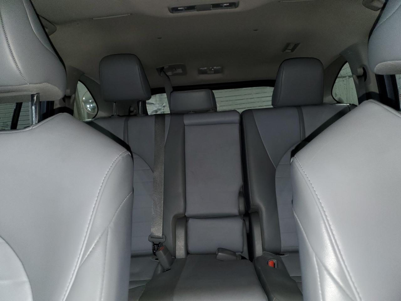 2021 Toyota Highlander - Image 10