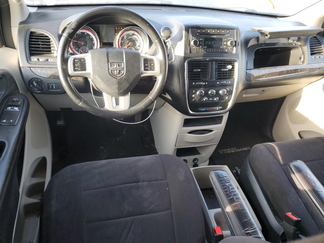 2011 Dodge Caravan - Image 8