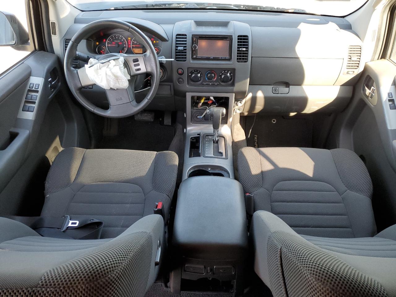 2011 Nissan Pathfinder - Image 8