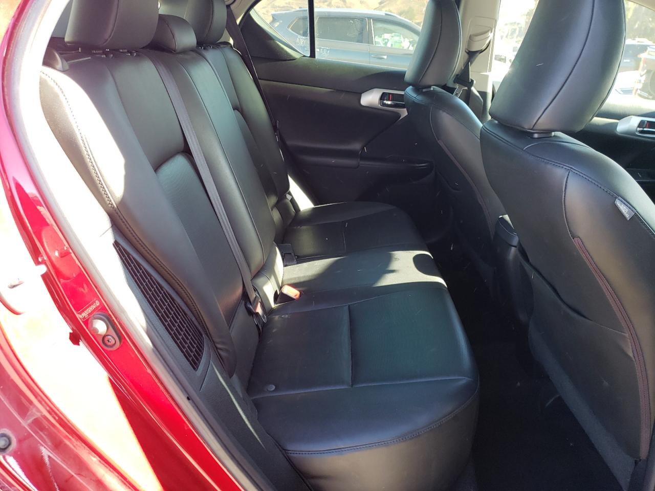 2011 Lexus CT - Image 10