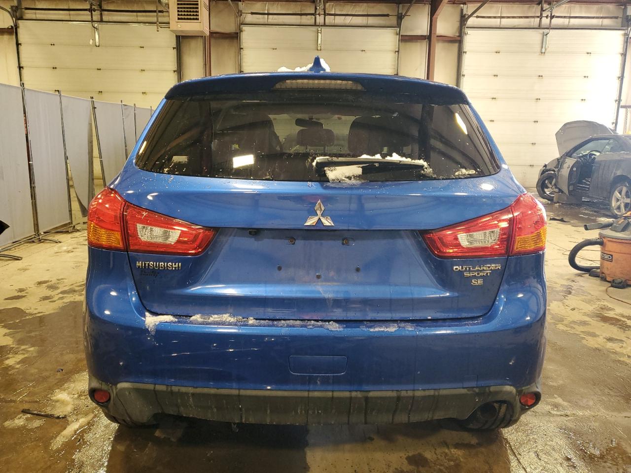 2017 Mitsubishi Outlander - Image 6