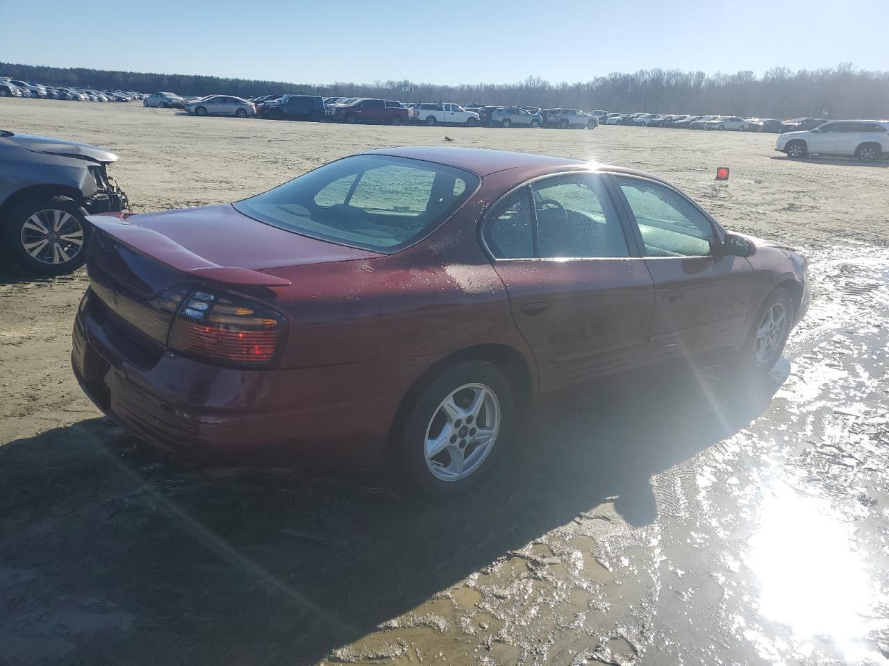 2002 Pontiac Bonneville - Image 3