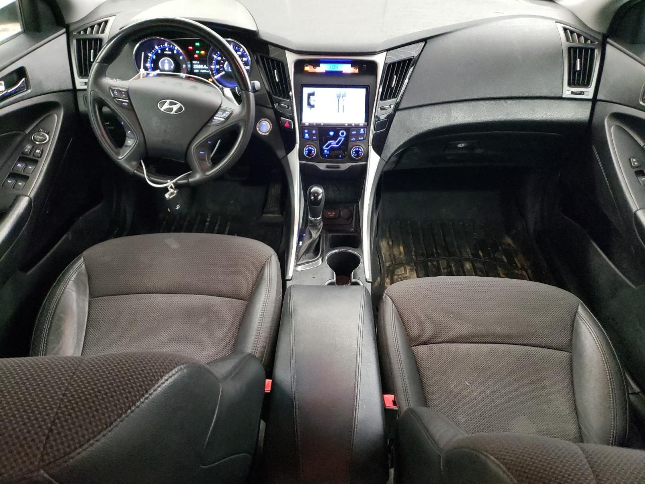 2013 Hyundai Sonata - Image 8
