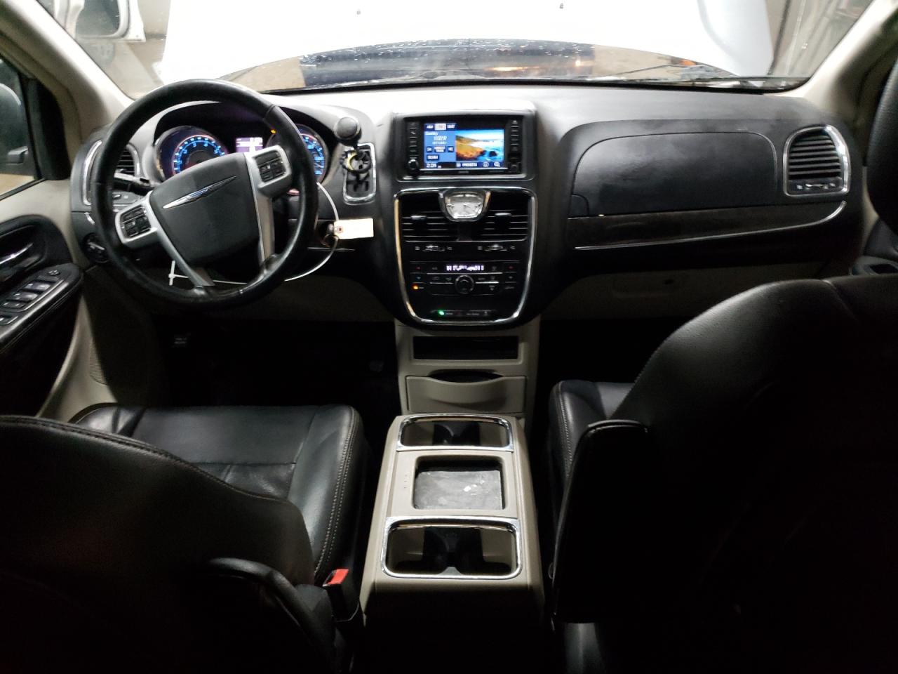 2012 Chrysler Town & Country - Image 8
