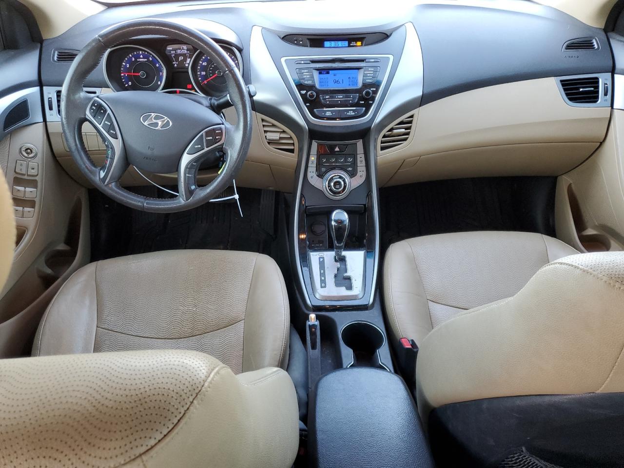 2013 Hyundai Elantra - Image 8