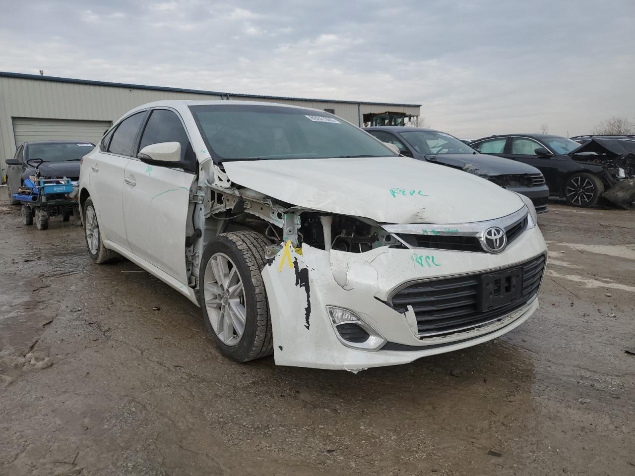 2015 Toyota Avalon - Image 4