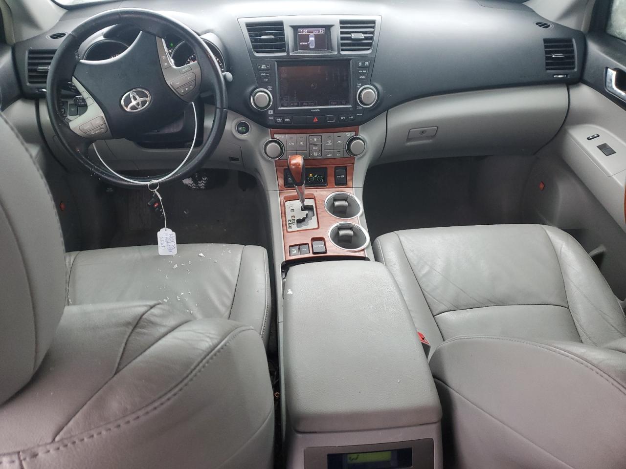 2010 Toyota Highlander - Image 8