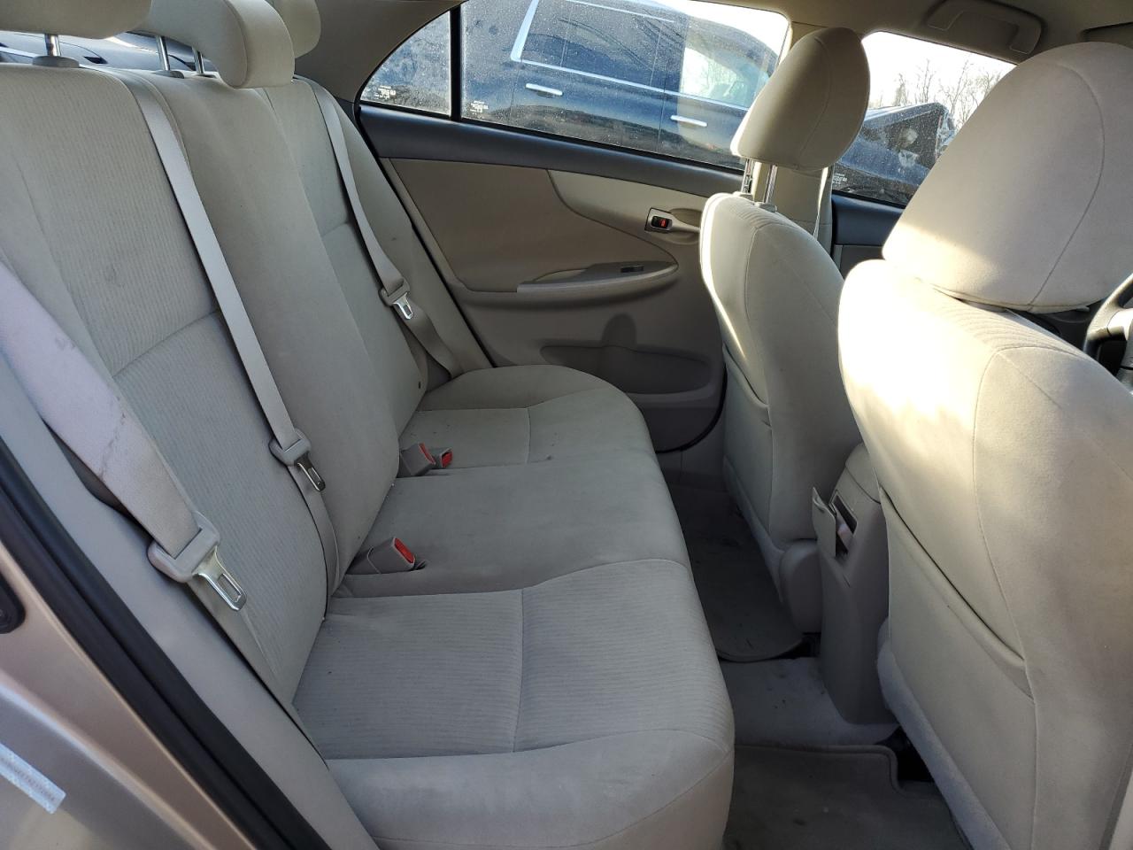 2010 Toyota Corolla - Image 10