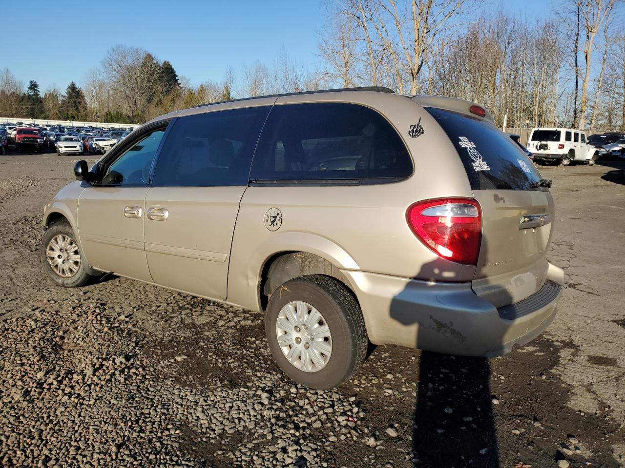 2006 Chrysler Town & Country - Image 2