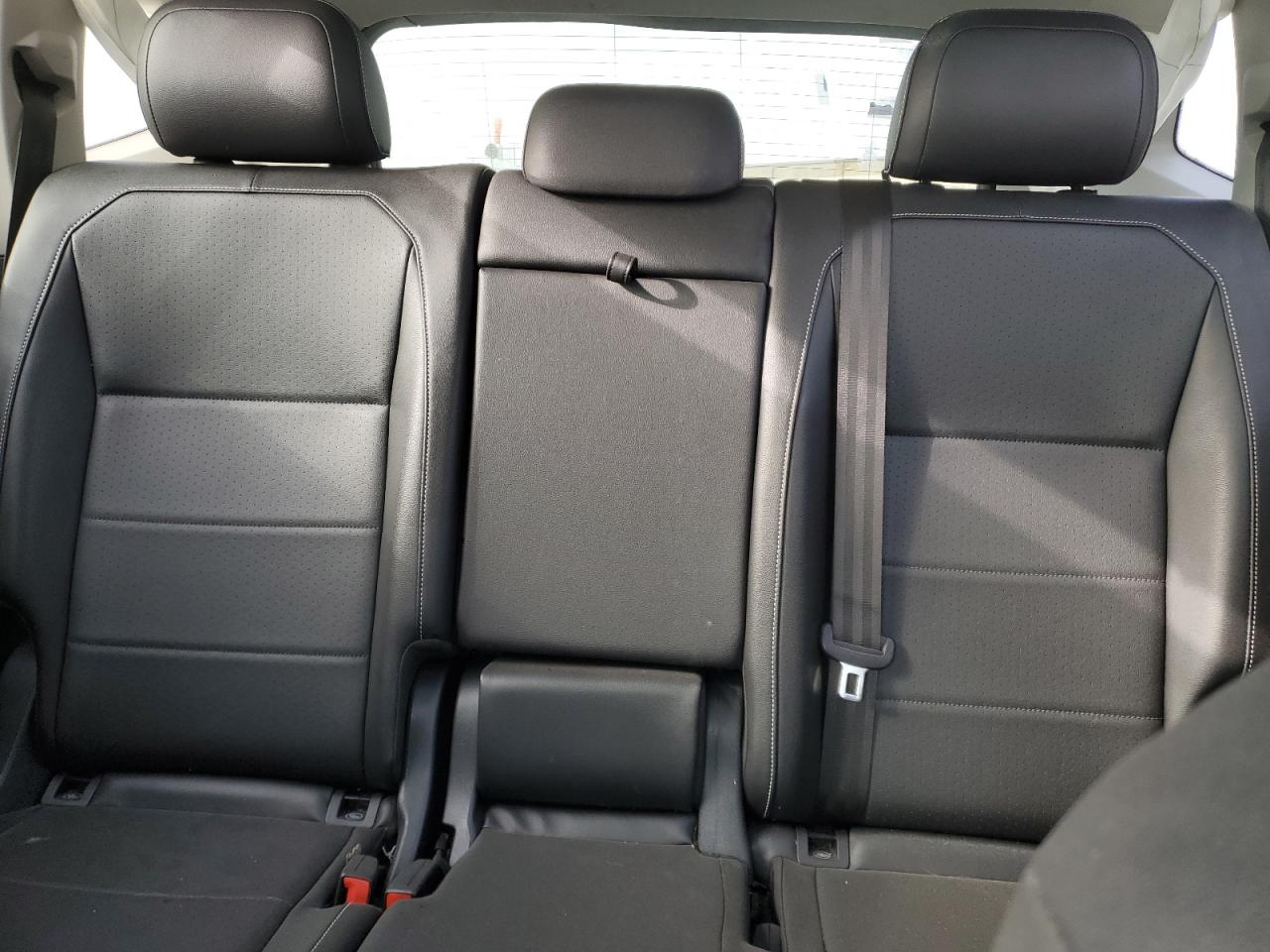 2021 Volkswagen Tiguan - Image 10
