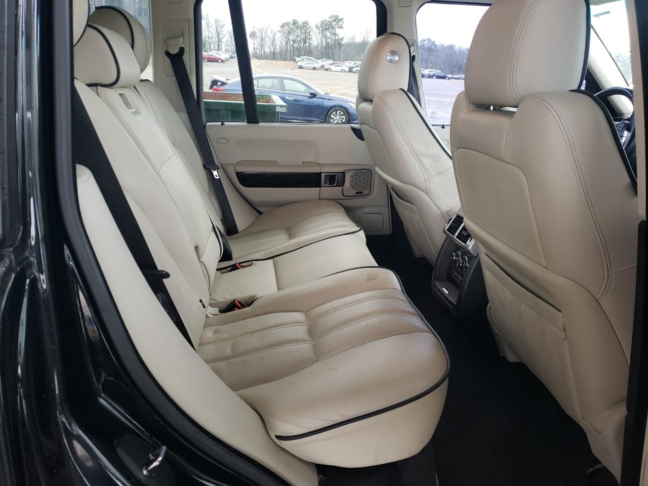 2010 Land Rover Range Rover - Image 10
