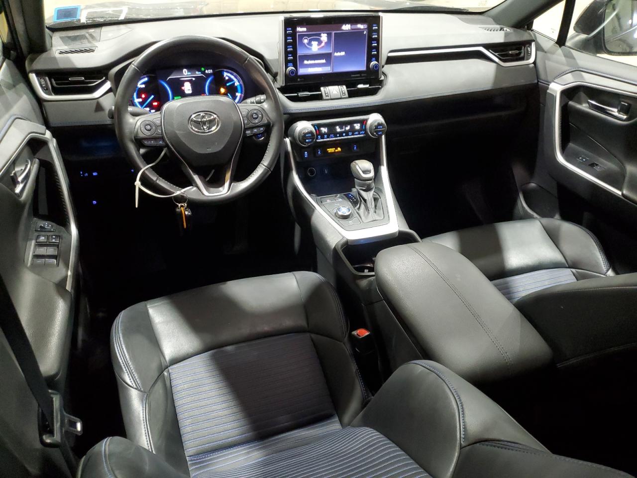 2022 Toyota RAV 4 - Image 8
