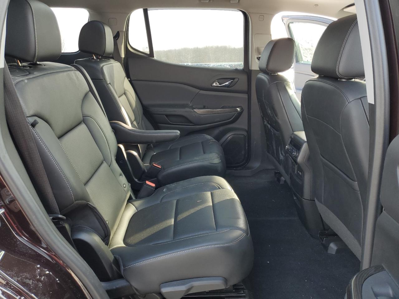 2021 GMC Acadia - Image 11
