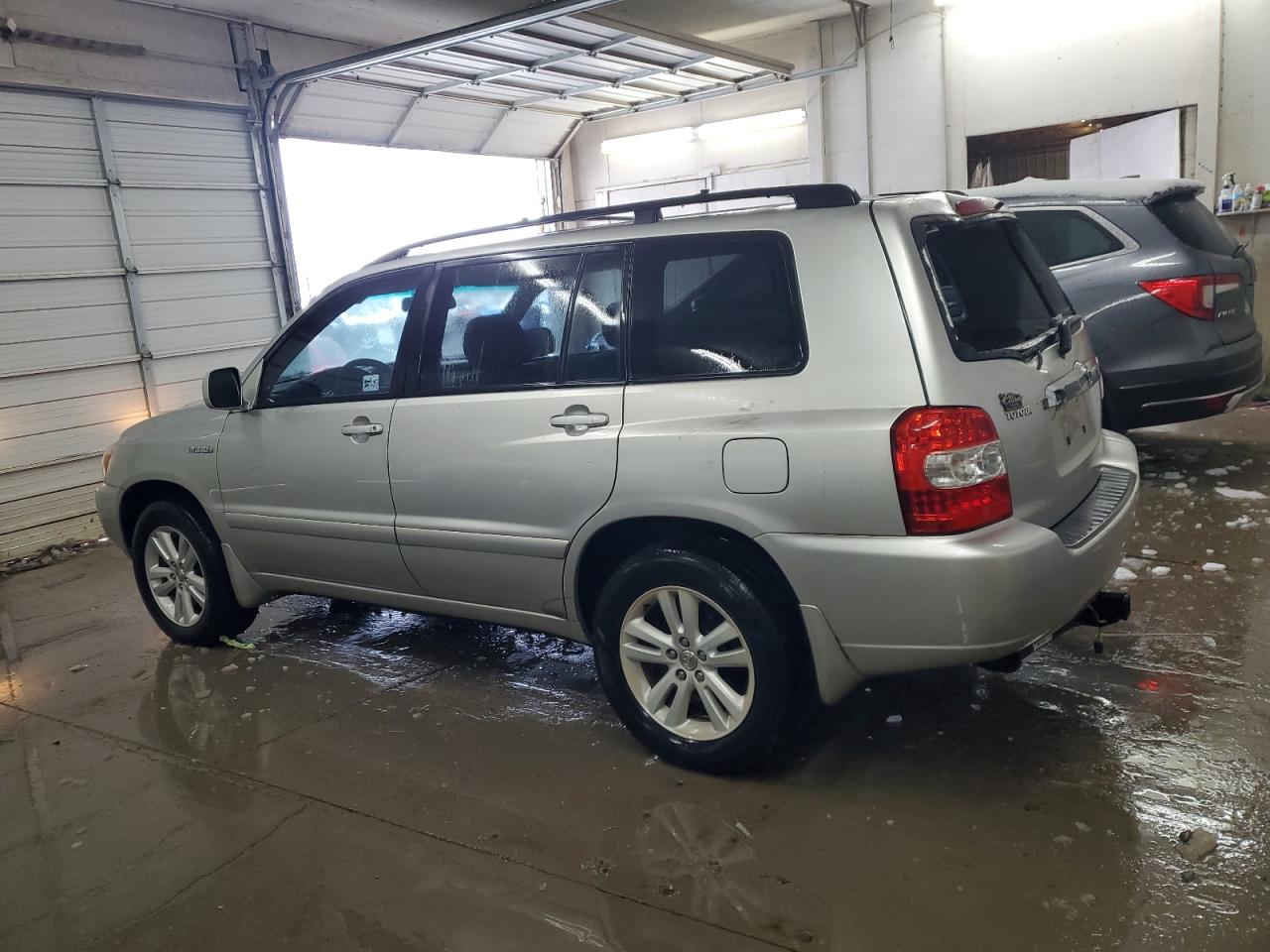 2007 Toyota Highlander - Image 2