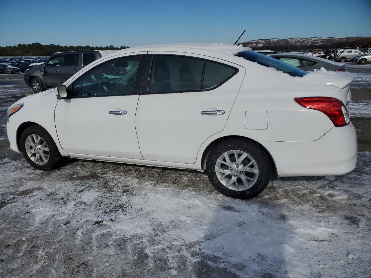 2019 Nissan Versa - Image 2