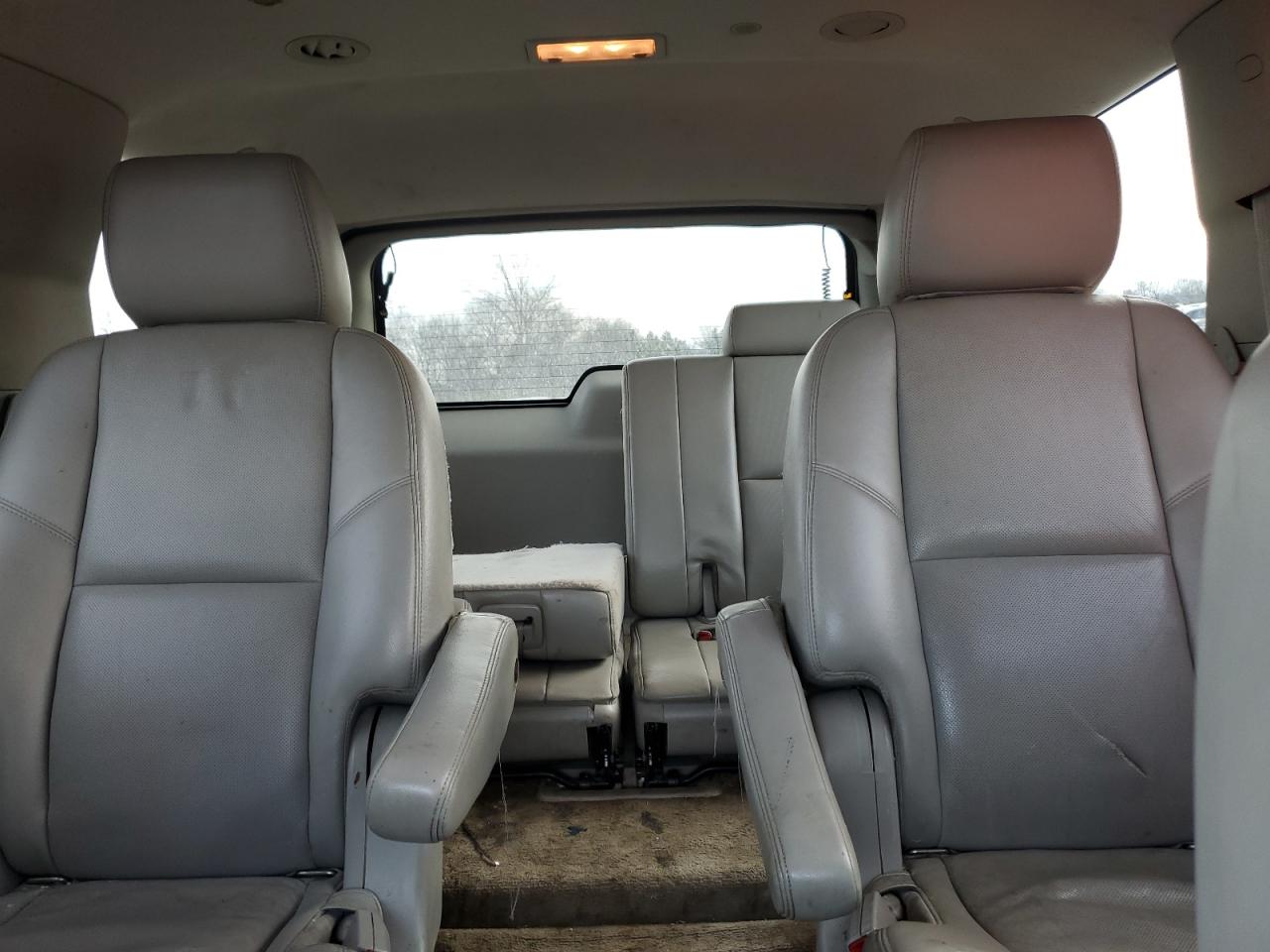 2011 Chevrolet Tahoe - Image 10