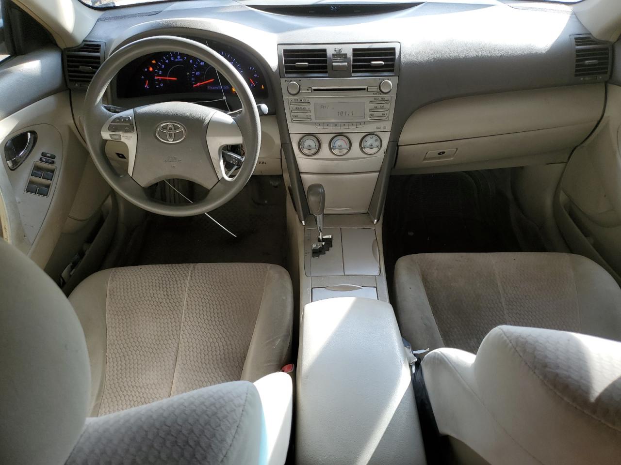 2011 Toyota Camry - Image 8