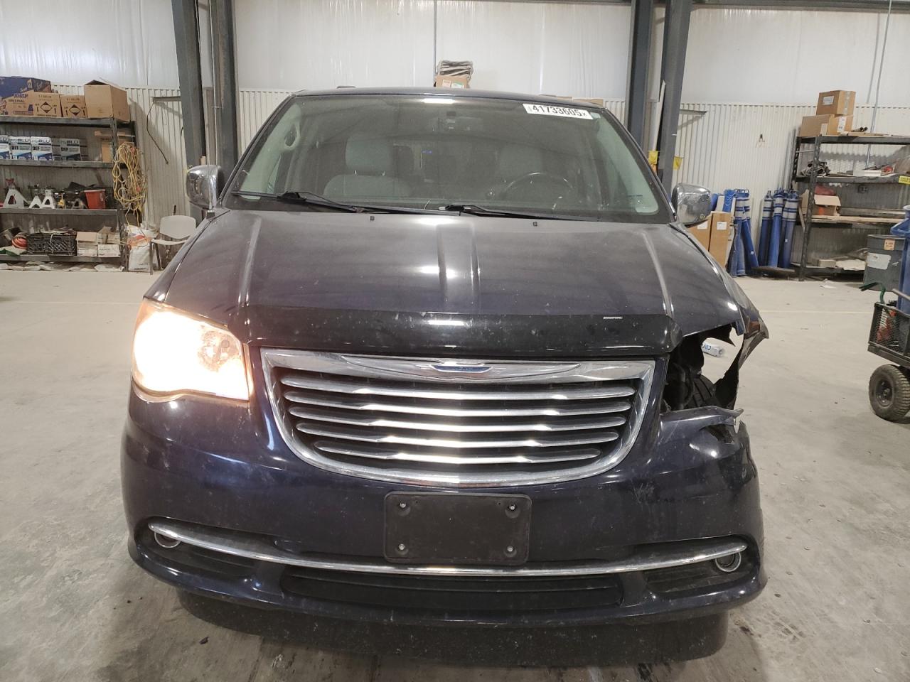 2013 Chrysler Town & Country - Image 5