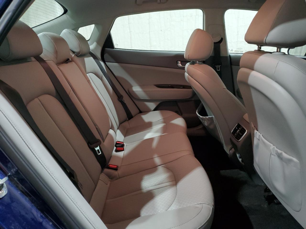 2018 Kia Optima - Image 10