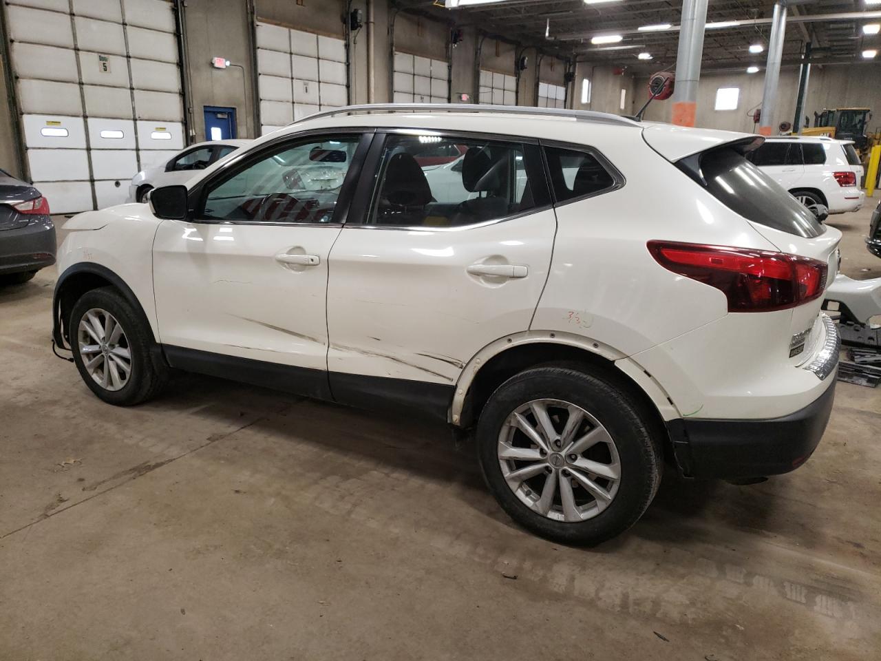 2017 Nissan Rogue - Image 2