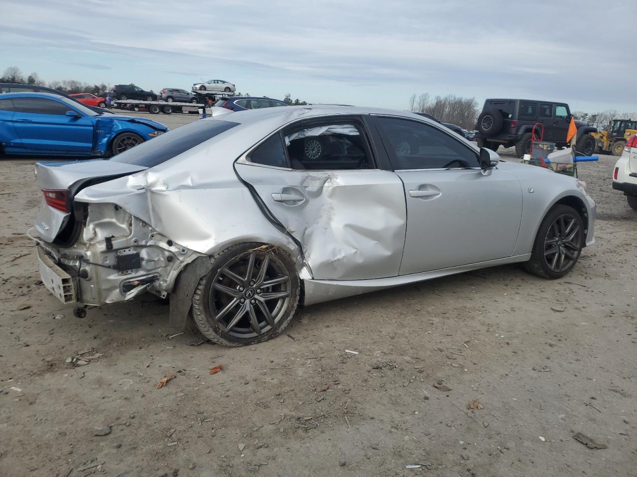 2015 Lexus IS - Image 3