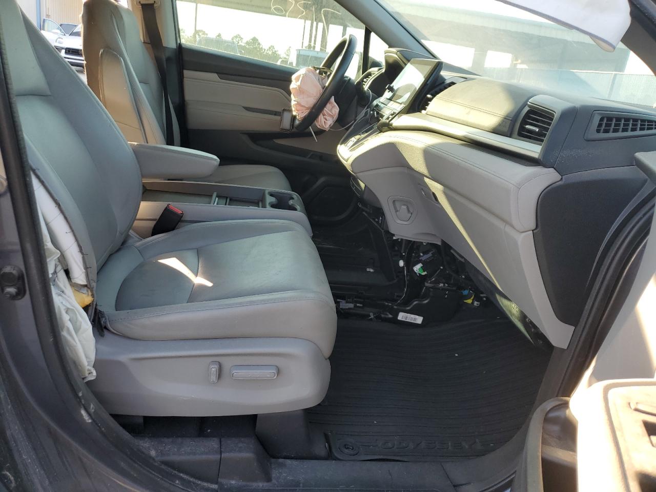 2018 Honda Odyssey - Image 5