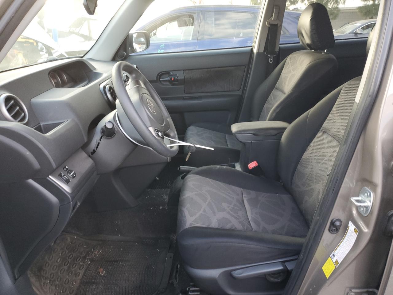 2015 Scion xB - Image 7