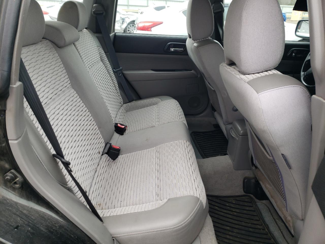 2004 Subaru Forester - Image 11
