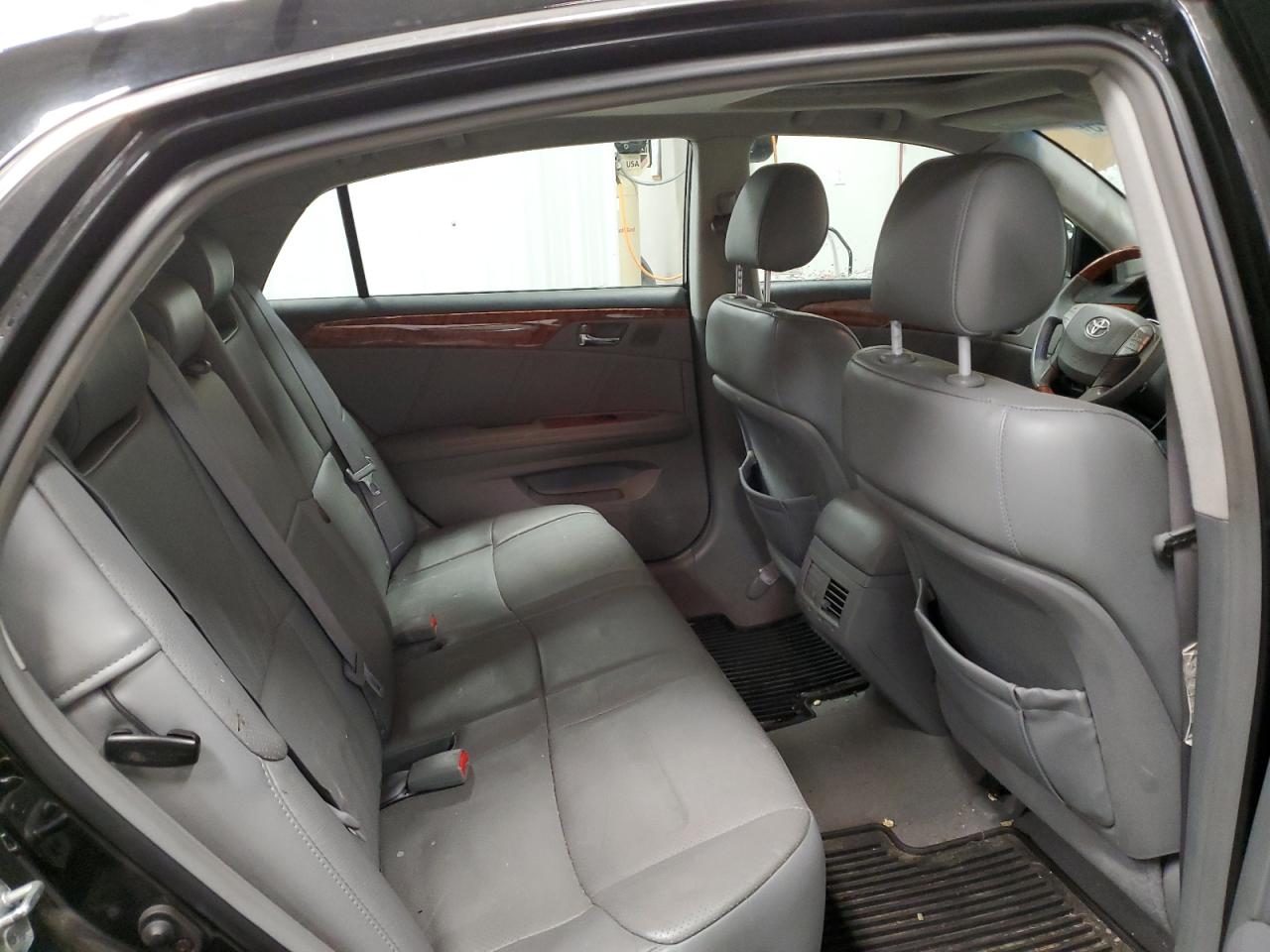 2006 Toyota Avalon - Image 10
