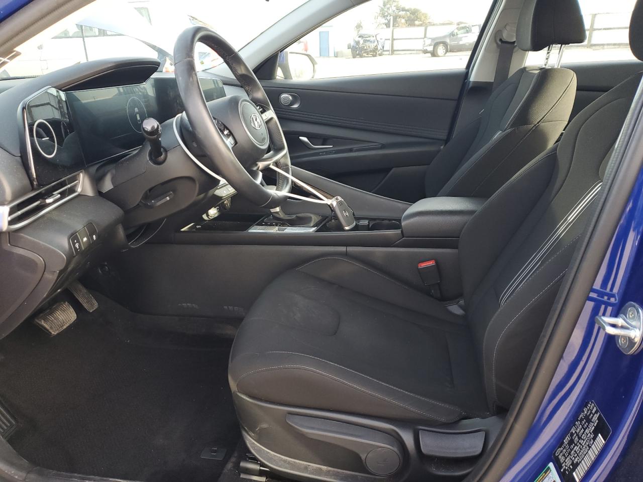 2023 Hyundai Elantra - Image 7