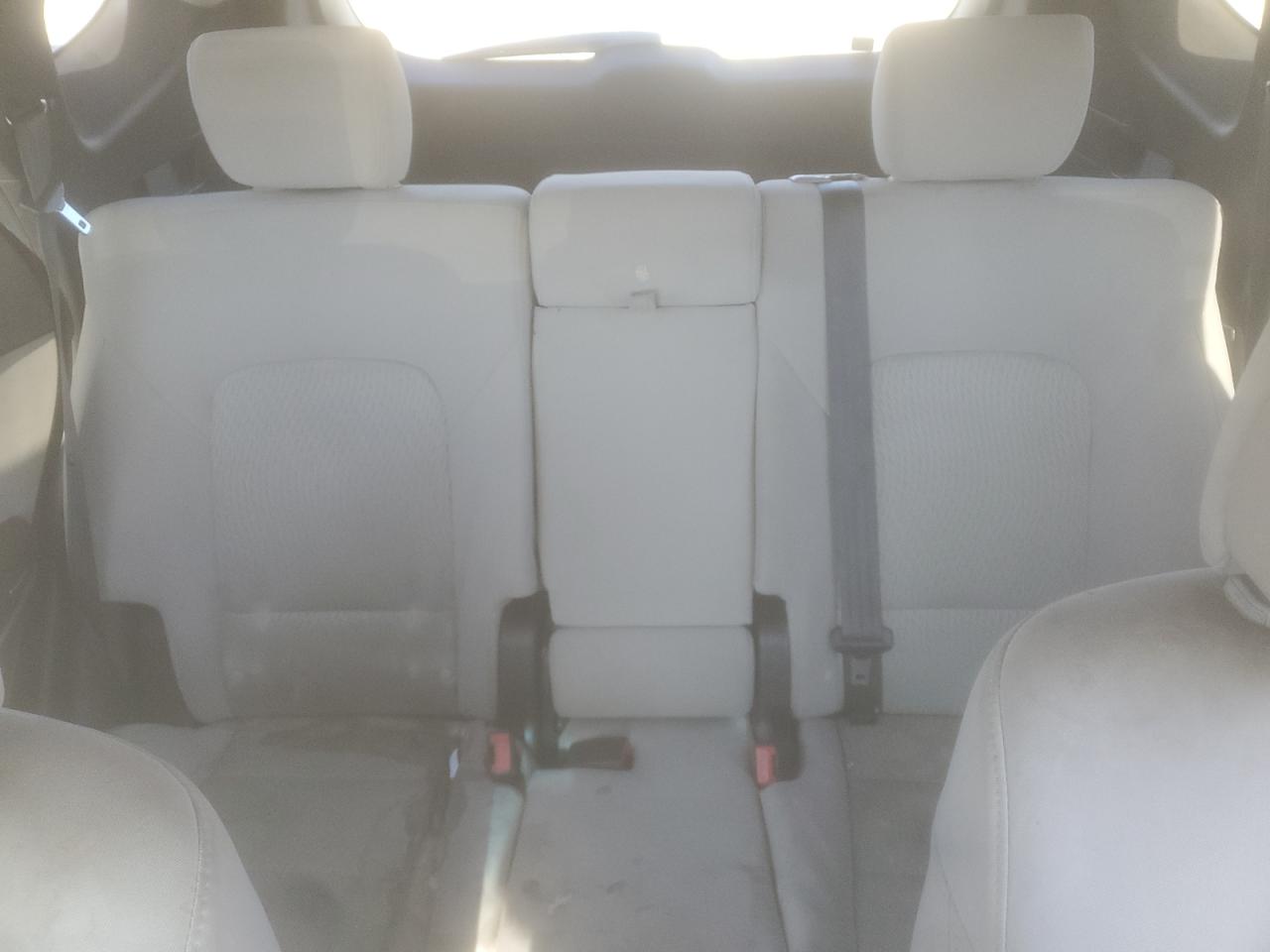 2015 Hyundai Santa Fe - Image 10