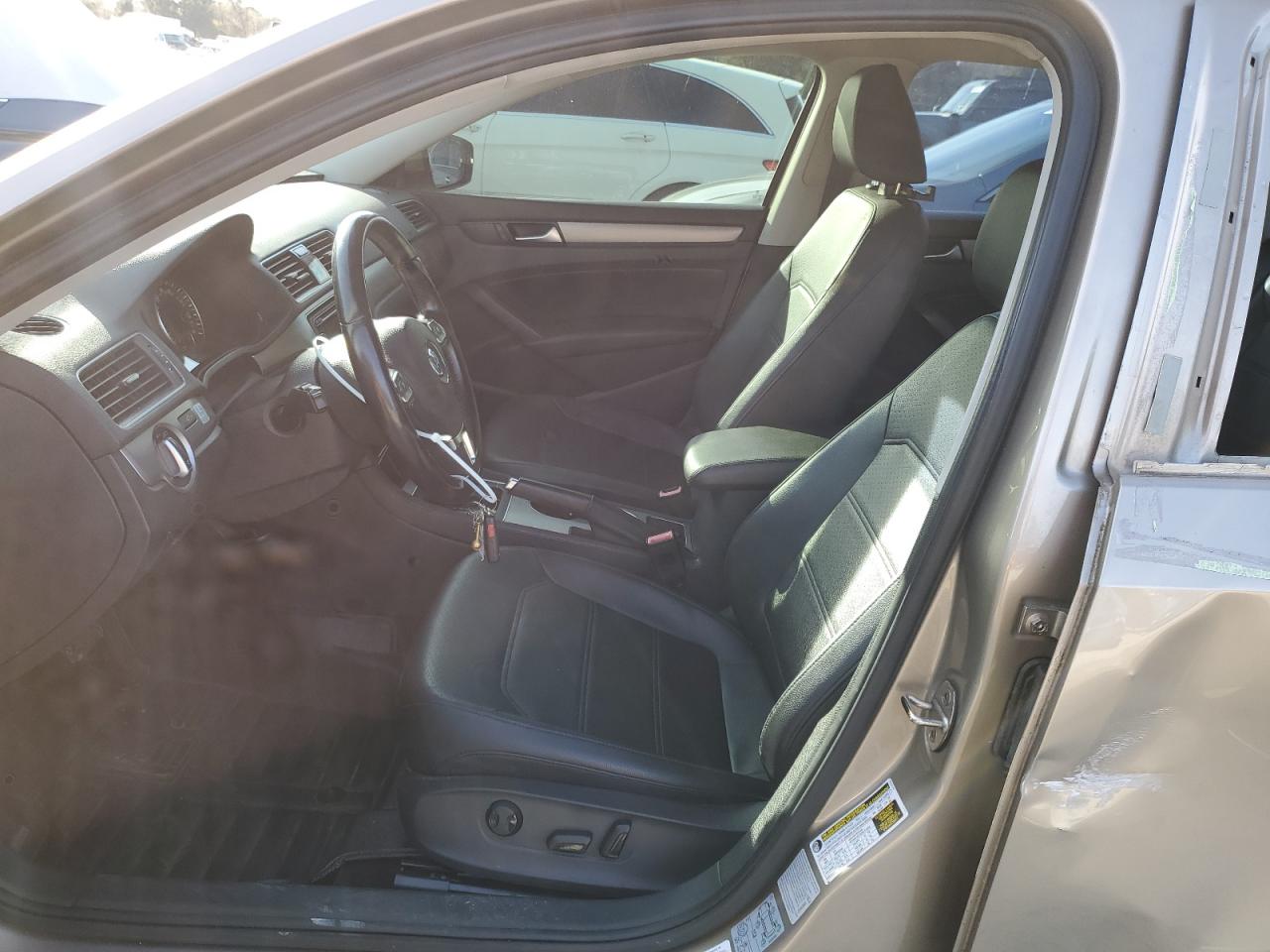 2015 Volkswagen Passat - Image 7