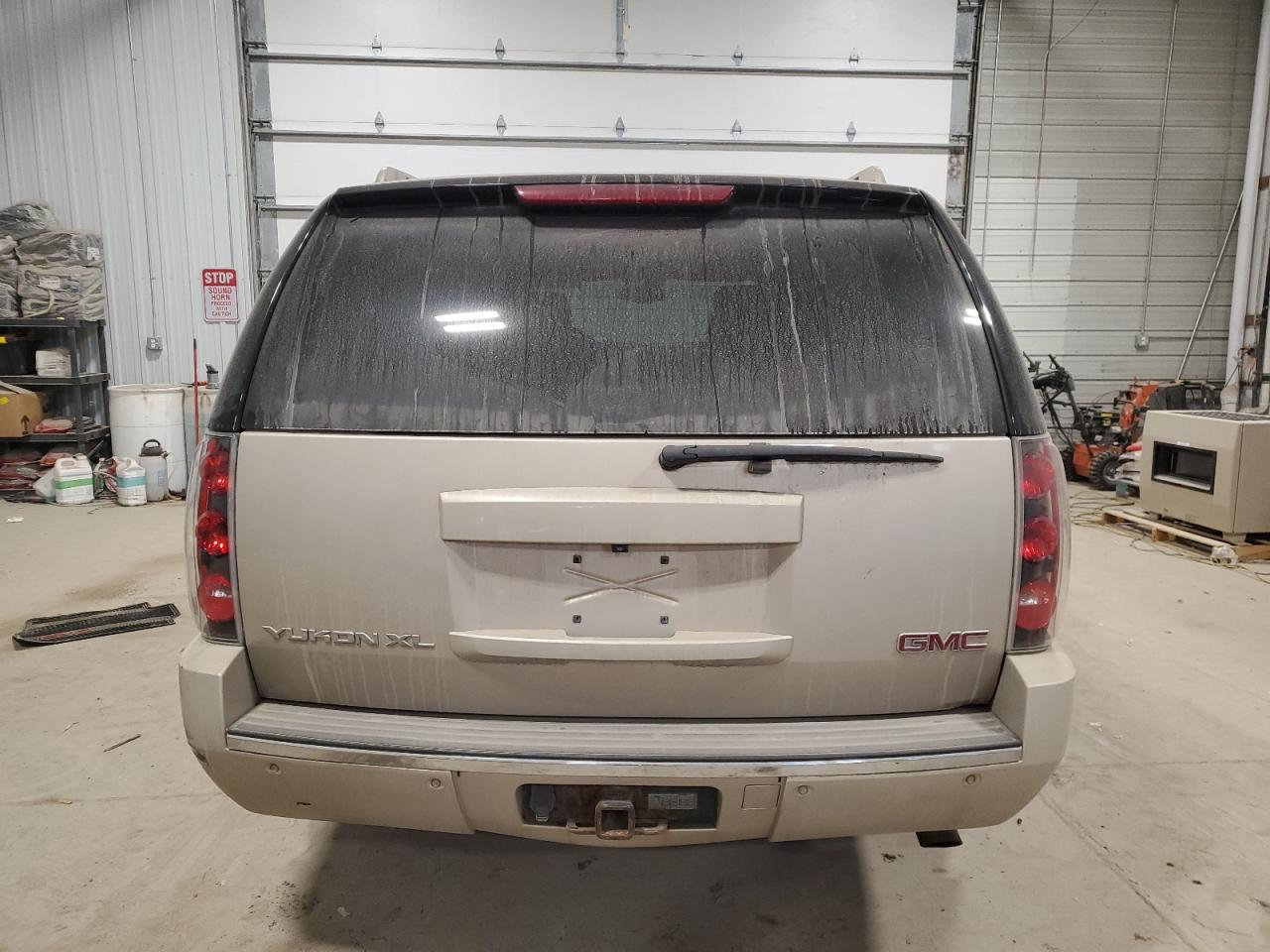 2008 GMC Yukon - Image 6