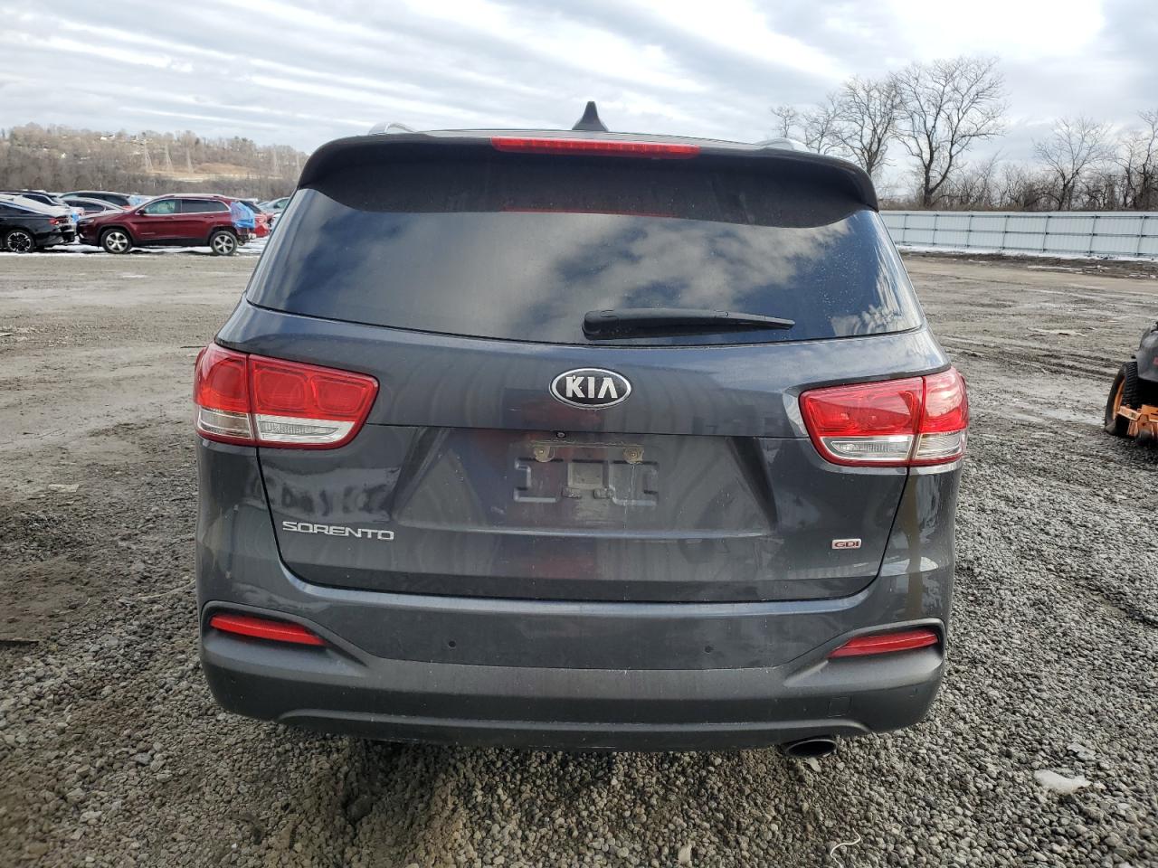 2016 Kia Sorento - Image 6