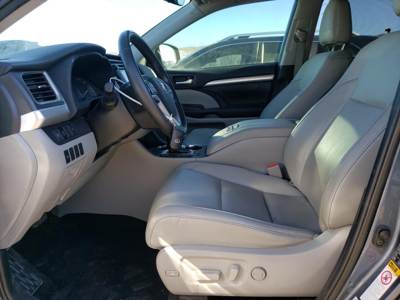 2019 Toyota Highlander - Image 7